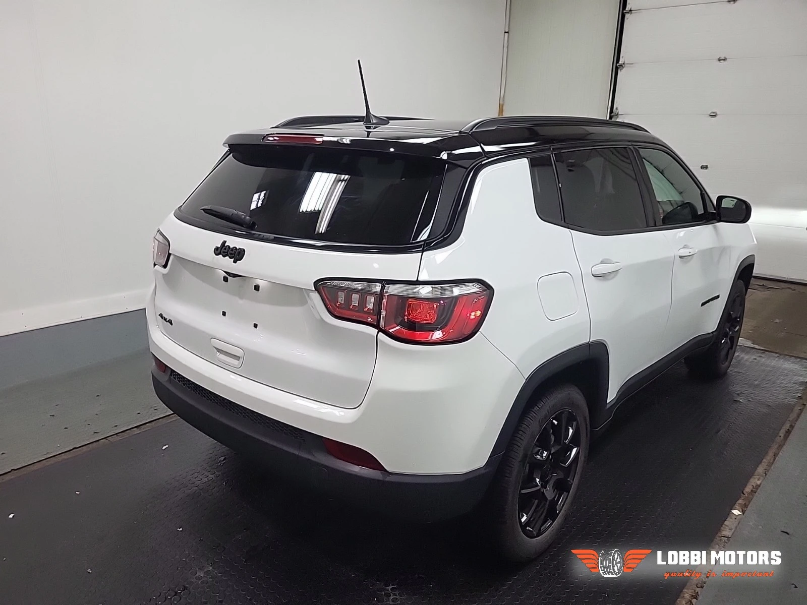 Jeep Compass, снимка 3 - Автомобили и джипове - 56069350