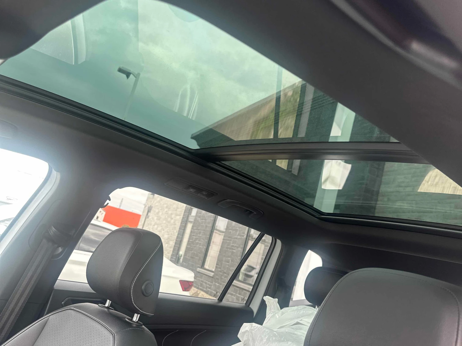 VW Tiguan * Comfortline R Line Black Edition * CARFAX * , снимка 11 - Автомобили и джипове - 56106186