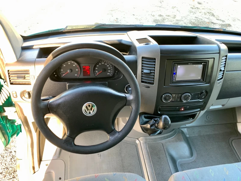VW Crafter ЩОРА* КЛИМАТИК* НАВИГАЦИЯ* СЕРВИЗНИ ДОКУМЕНТИ, снимка 13 - Бусове и автобуси - 53261791