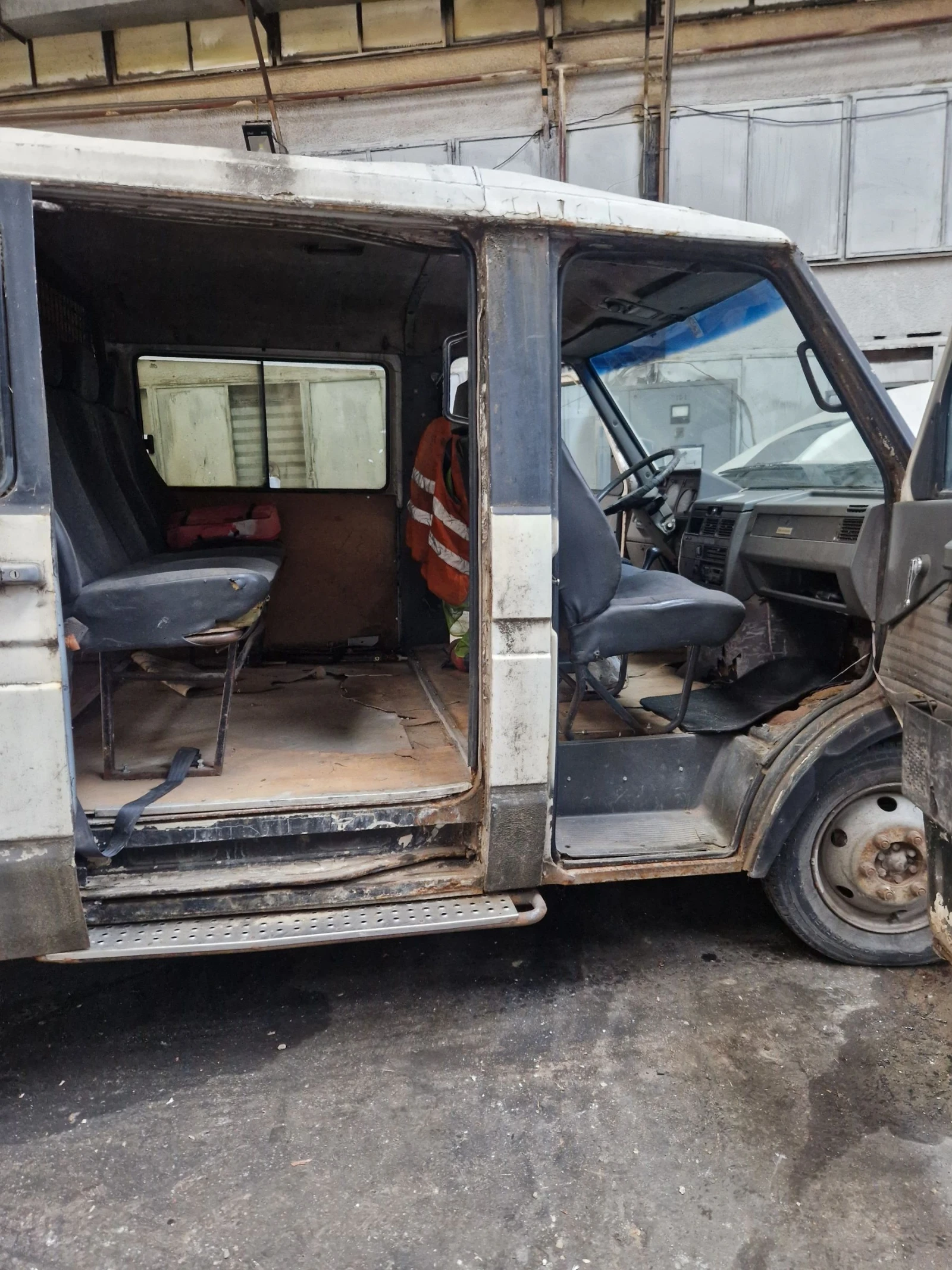 Iveco 3510 | Mobile.bg   13