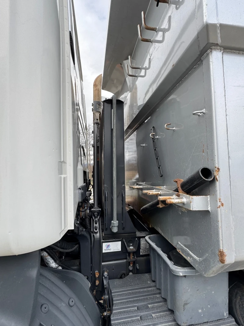 Scania R 560 6х4 инсталация за снегорин, снимка 12 - Камиони - 49699901