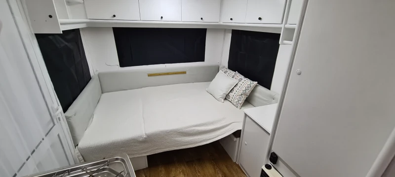 Каравана Dethleffs RM 5, снимка 3 - Каравани и кемпери - 52071317