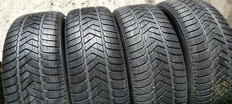 Гуми Зимни 225/70R16, снимка 1 - Гуми и джанти - 33171927