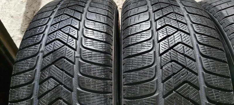 Гуми Зимни 225/70R16, снимка 2 - Гуми и джанти - 33171927