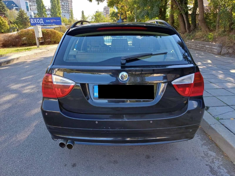 BMW 325 xi Touring, снимка 8 - Автомобили и джипове - 47627661