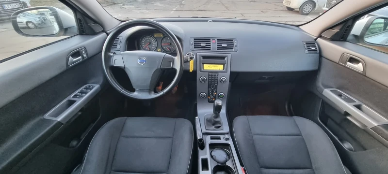 Volvo V50 1.6D 114k.c UNIKAT ITALIA EURO 5, снимка 14 - Автомобили и джипове - 48602755