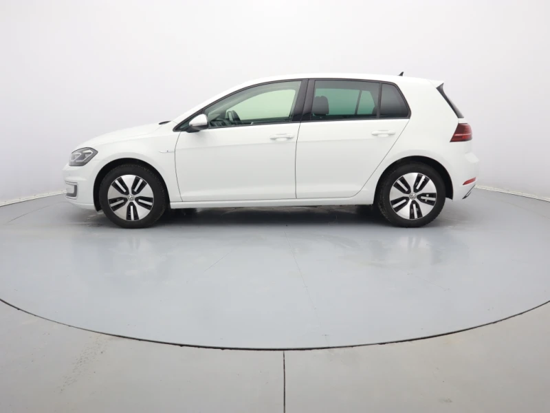 VW Golf, снимка 4 - Автомобили и джипове - 48954218