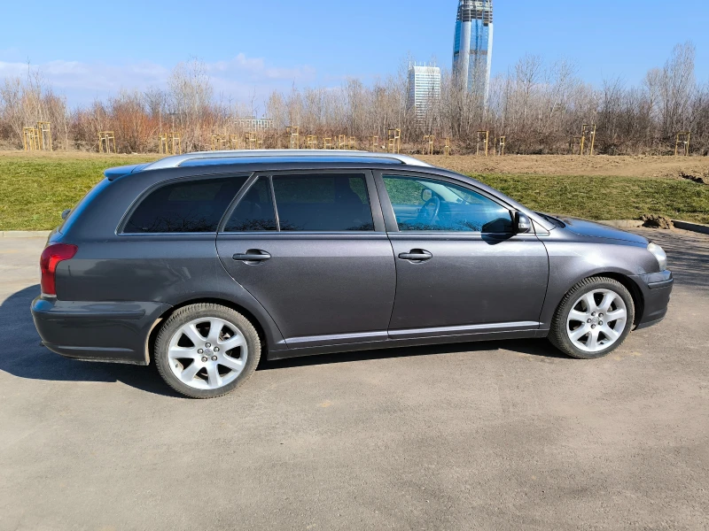 Toyota Avensis 2.0 D4D, снимка 4 - Автомобили и джипове - 49172155