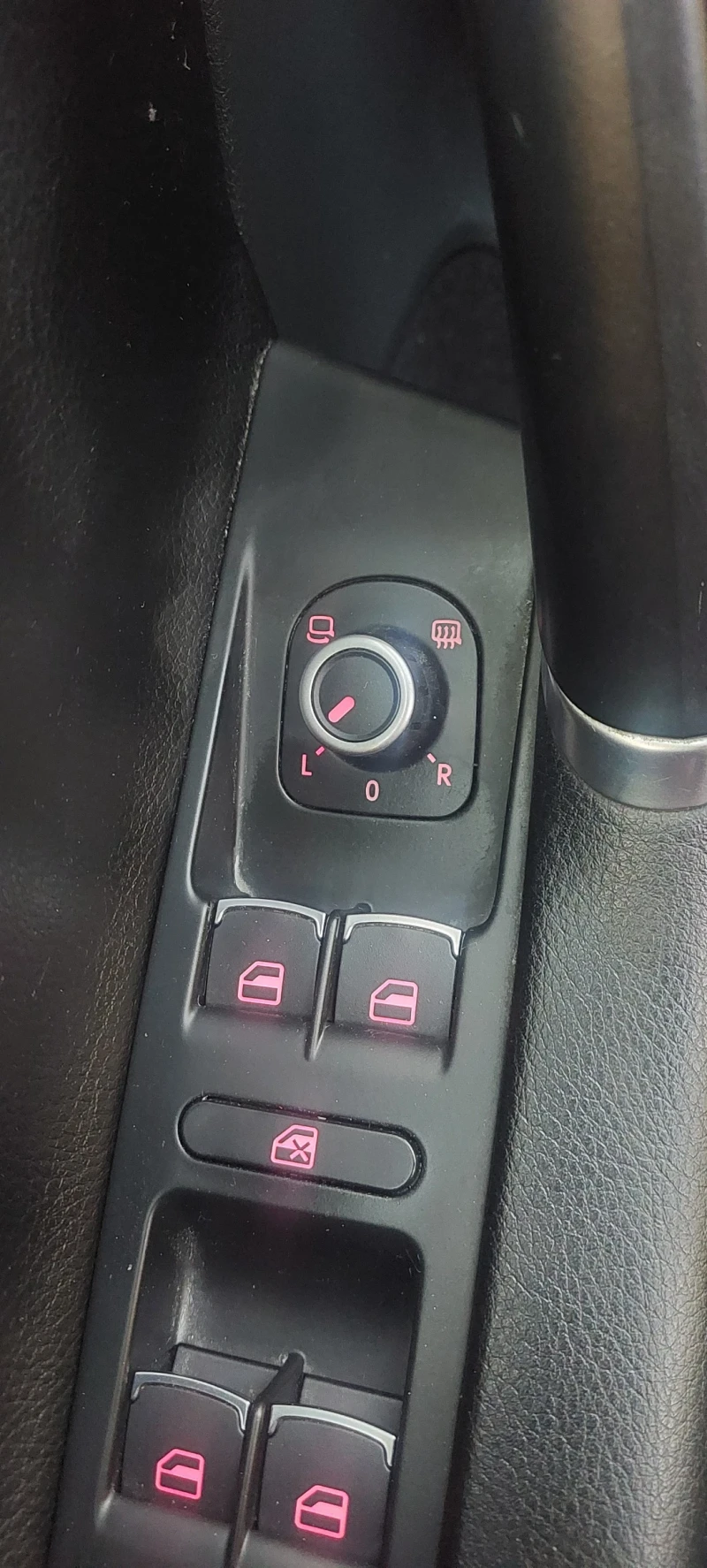 VW Passat 2.0TDI DSG AUTO КОЖА НАВИ ПАНОРАМА, снимка 12 - Автомобили и джипове - 52563570