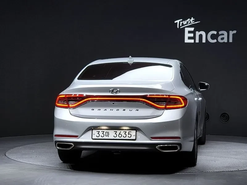 Hyundai Grandeur 2.4 Premium, снимка 4 - Автомобили и джипове - 55643654