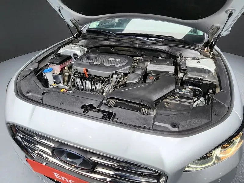 Hyundai Grandeur 2.4 Premium, снимка 6 - Автомобили и джипове - 55643654