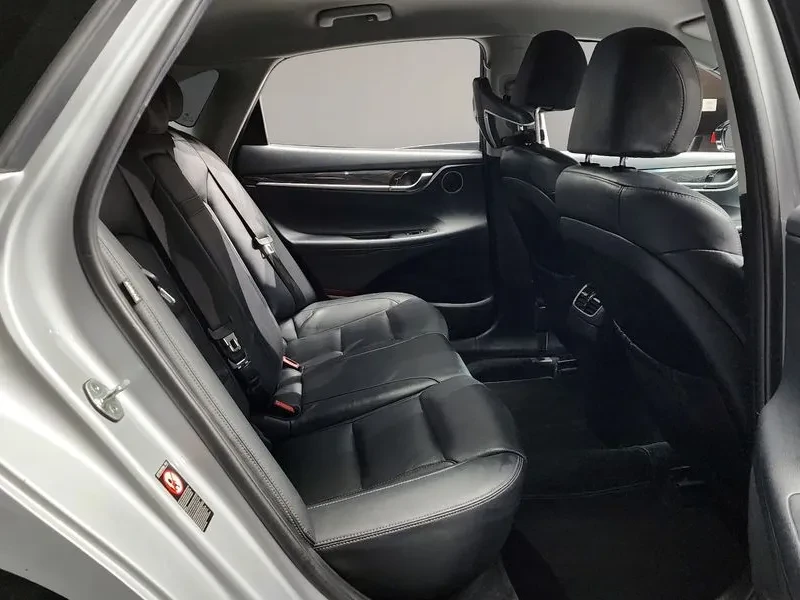 Hyundai Grandeur 2.4 Premium, снимка 12 - Автомобили и джипове - 55643654