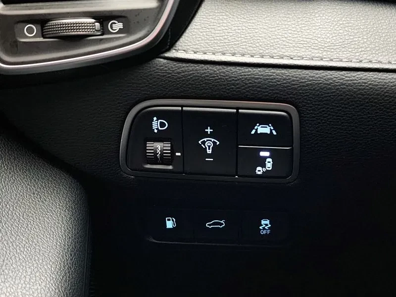 Hyundai Grandeur 2.4 Premium, снимка 17 - Автомобили и джипове - 55643654