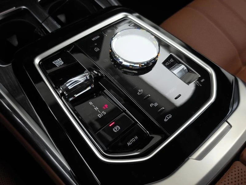 BMW 740 740D xDrive M Sports Крайна Цена, снимка 9 - Автомобили и джипове - 55964027