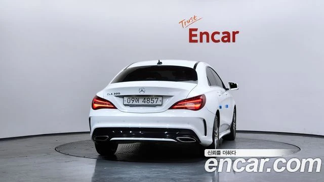Mercedes-Benz CLA 220, снимка 4 - Автомобили и джипове - 56077704