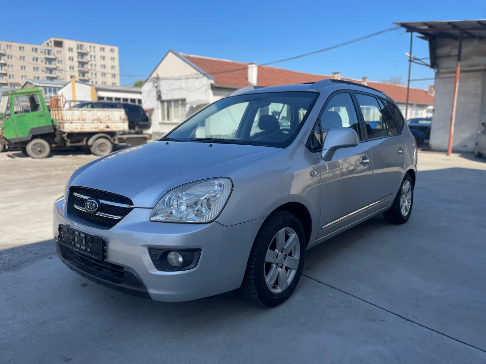 Kia Carens 2.0 Бензин  - изображение 2