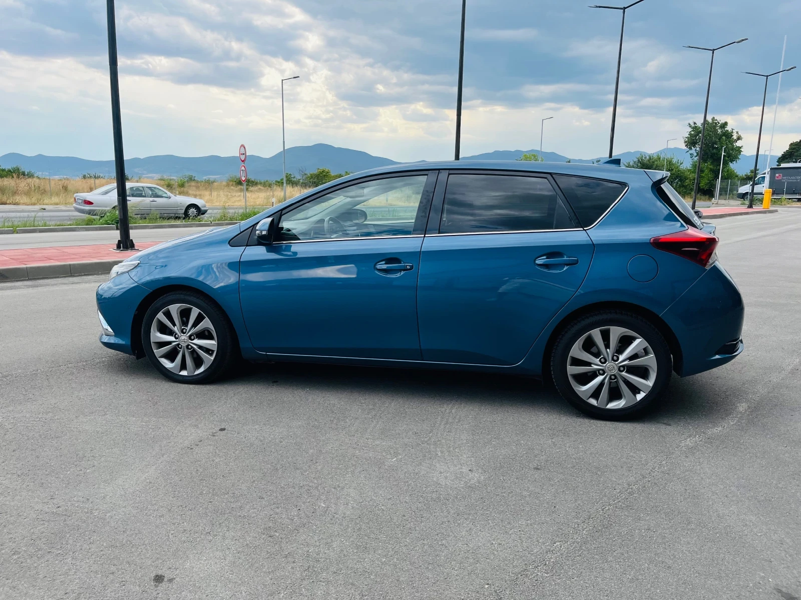 Toyota Auris 1.6-D4D-112k.c.;Keyless;ПОДГРЕВ;FACELIFT;КАМЕРА - изображение 2