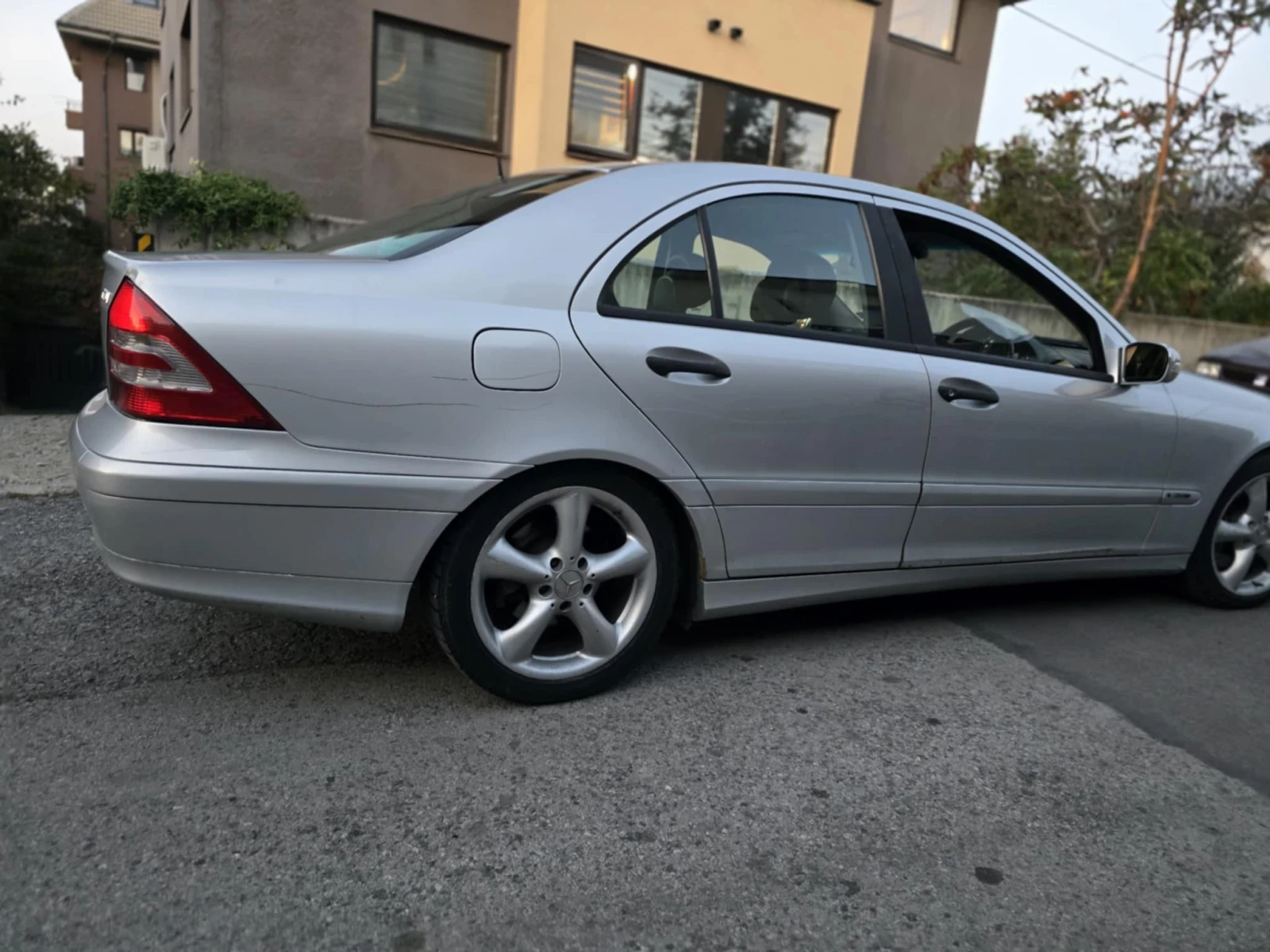Mercedes-Benz C 220  - изображение 7