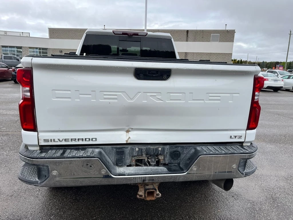 Chevrolet Silverado * 4WD Crew Cab LTZ * CARFAX * БЕЗ ПЪРВОНАЧАЛНА ВНО - изображение 4
