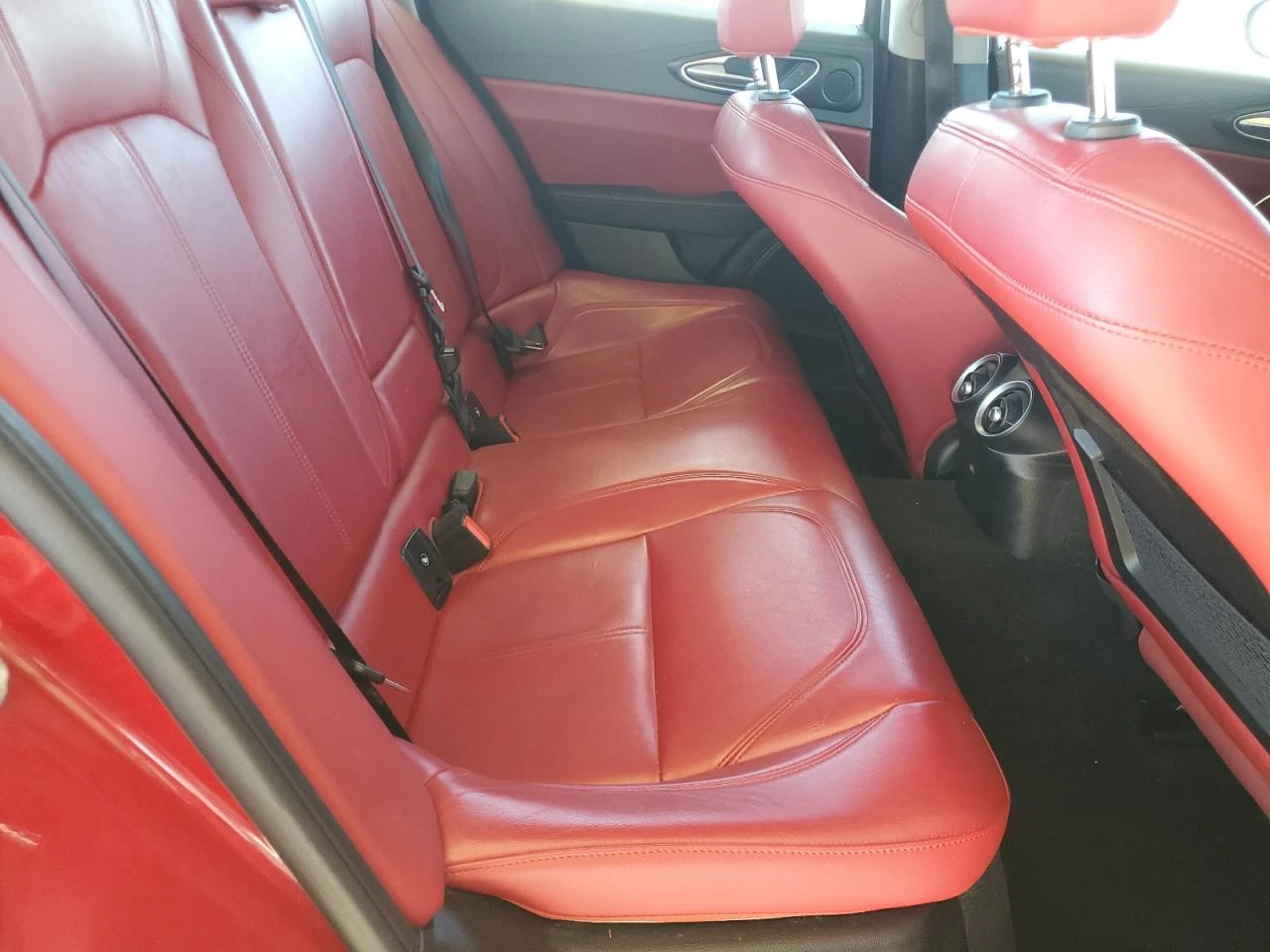 Alfa Romeo Giulia 2l Q4 - изображение 10