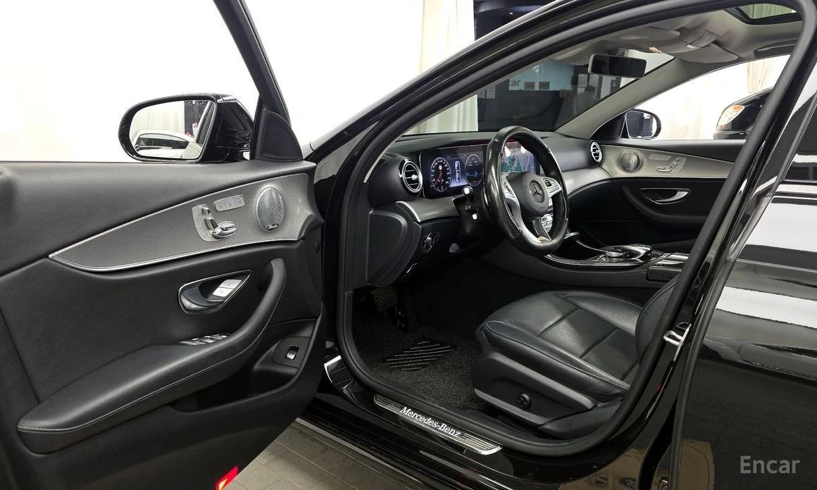 Mercedes-Benz E 300, снимка 10 - Автомобили и джипове - 54392482
