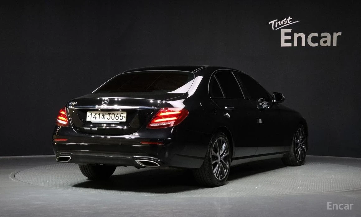 Mercedes-Benz E 300, снимка 2 - Автомобили и джипове - 54392482
