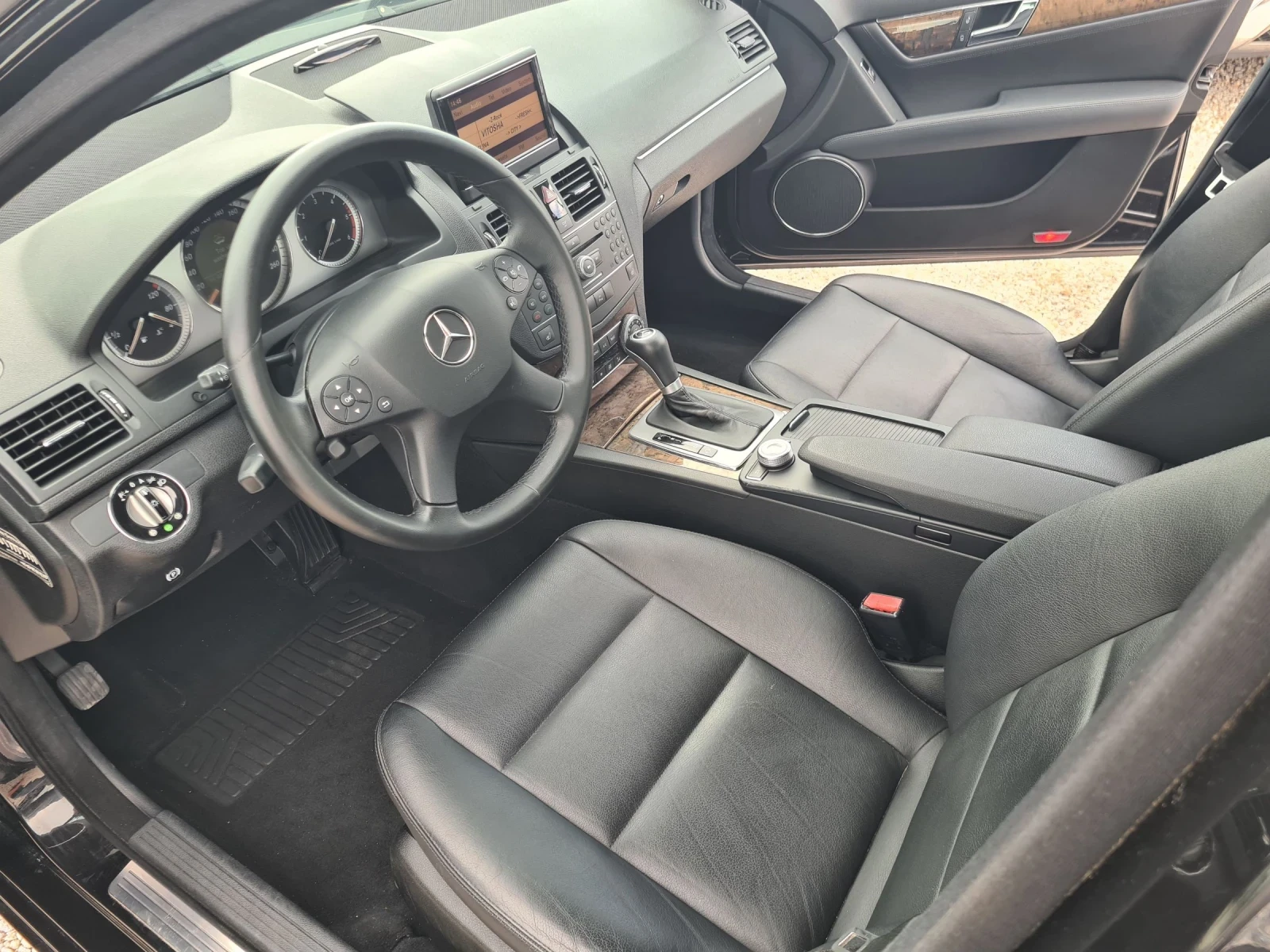 Mercedes-Benz C 320 CDI / 7g tronic / panorama / navi, снимка 9 - Автомобили и джипове - 54605025
