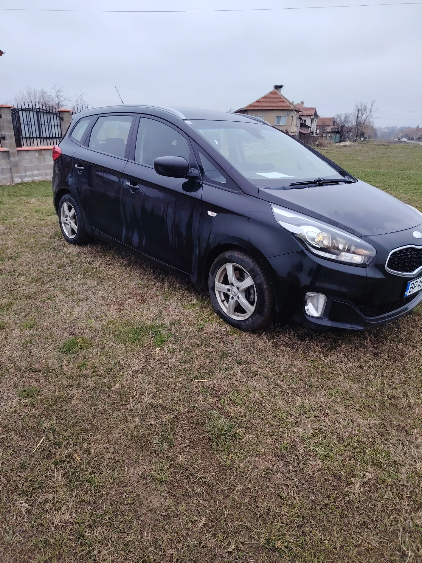 Kia Carens 1.7, снимка 3 - Автомобили и джипове - 54886594