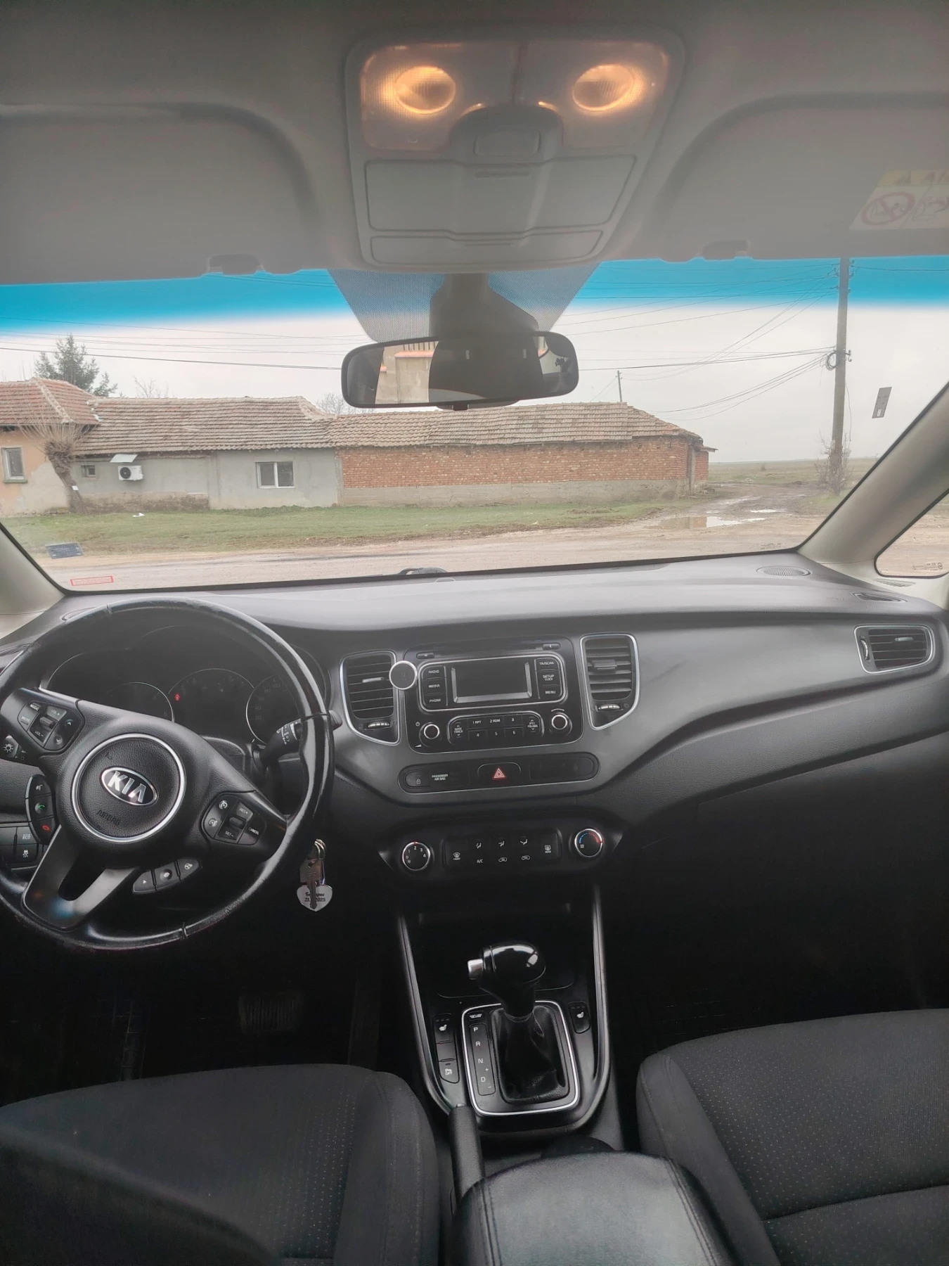 Kia Carens 1.7, снимка 10 - Автомобили и джипове - 54886594