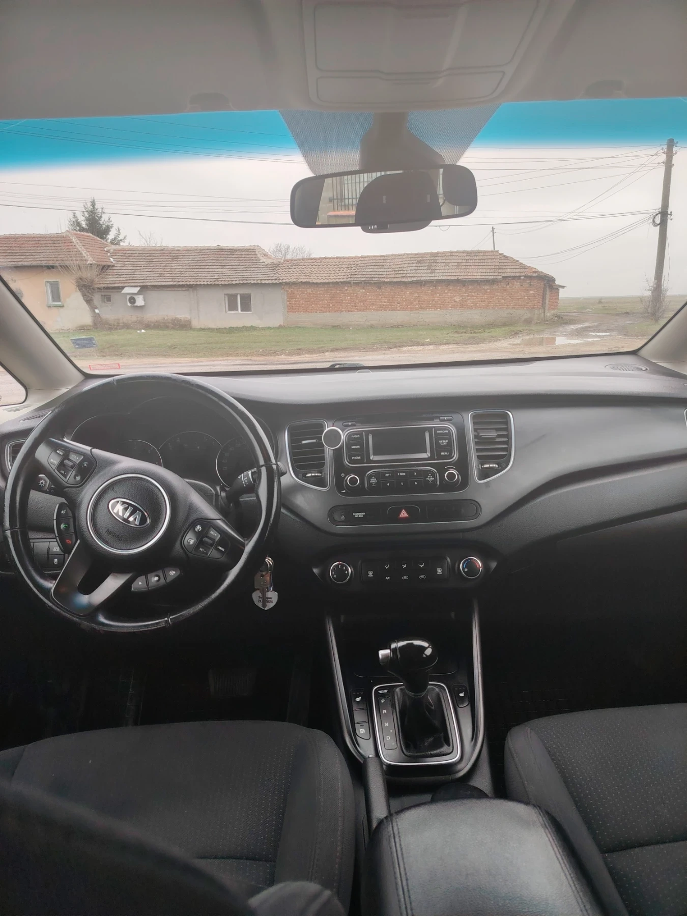Kia Carens 1.7, снимка 9 - Автомобили и джипове - 54886594