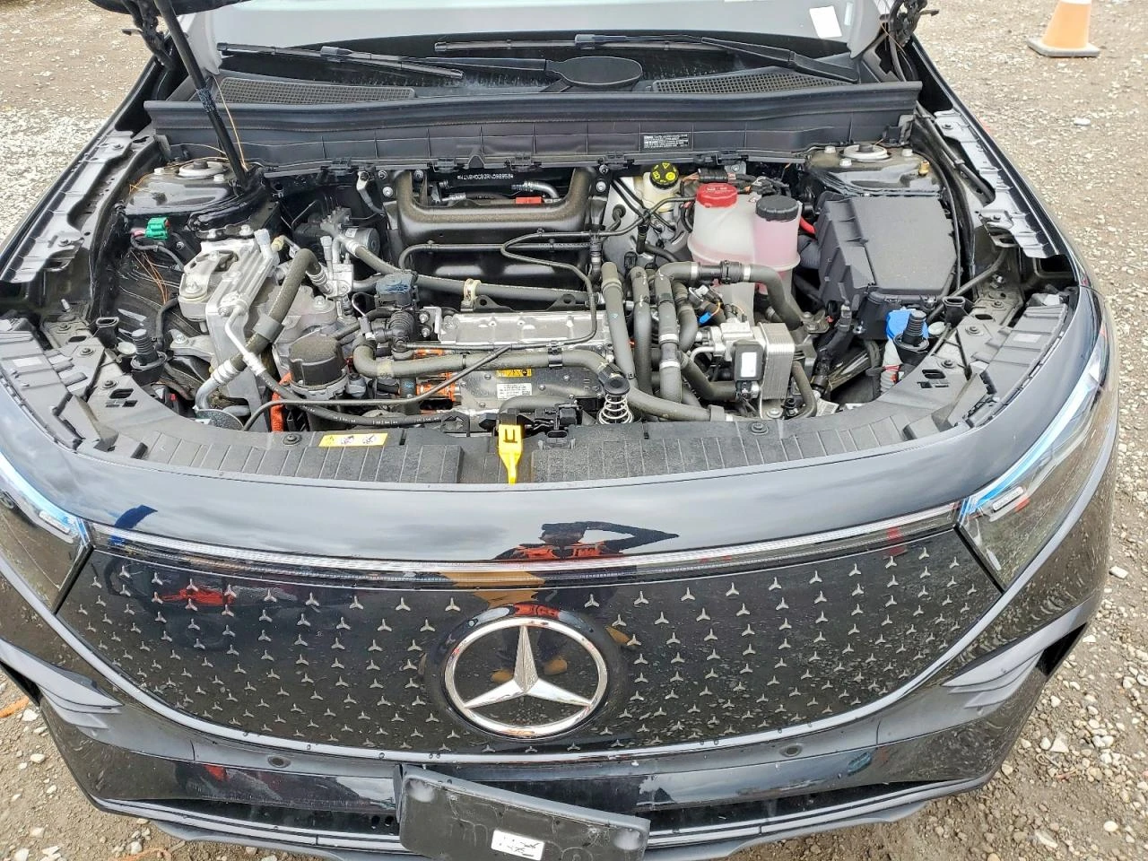 Mercedes-Benz EQB 250+ , снимка 12 - Автомобили и джипове - 54970296