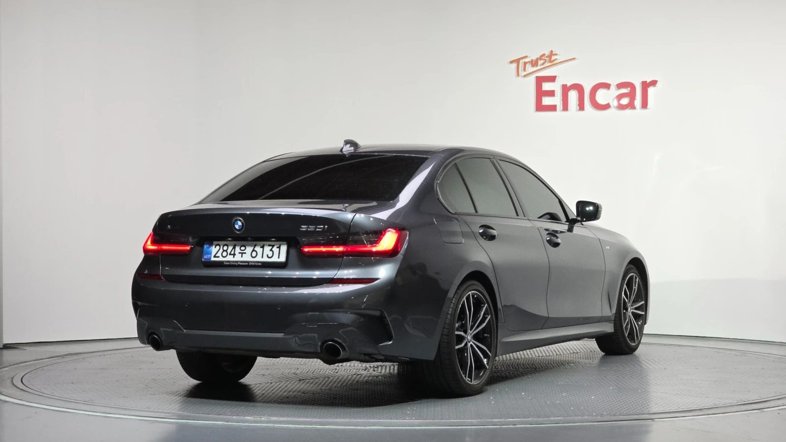 BMW 330 | АВТОФИНАНСИРАНЕ | ФИКСИРАНА ЦЕНА ДО БЪЛГАРИЯ, снимка 3 - Автомобили и джипове - 55265371
