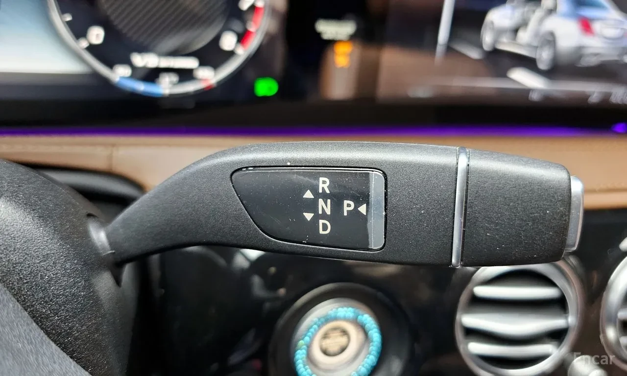 Mercedes-Benz S 63 AMG 4M* МАСАЖ* CERAMIC* 3D BURMESTER* 360* HEAD-UP, снимка 10 - Автомобили и джипове - 55727857