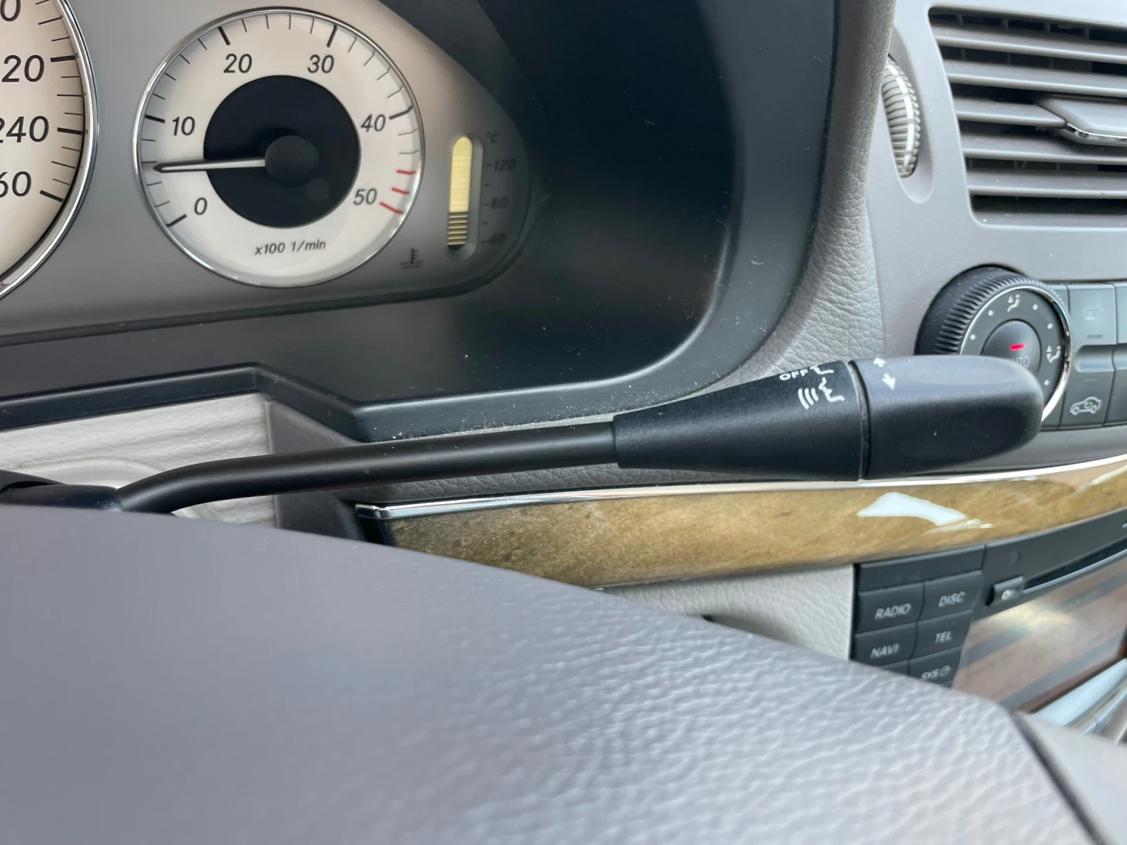 Mercedes-Benz E 280 CDI/V6/4 MATIC/AVANTGARDE, снимка 15 - Автомобили и джипове - 55852446
