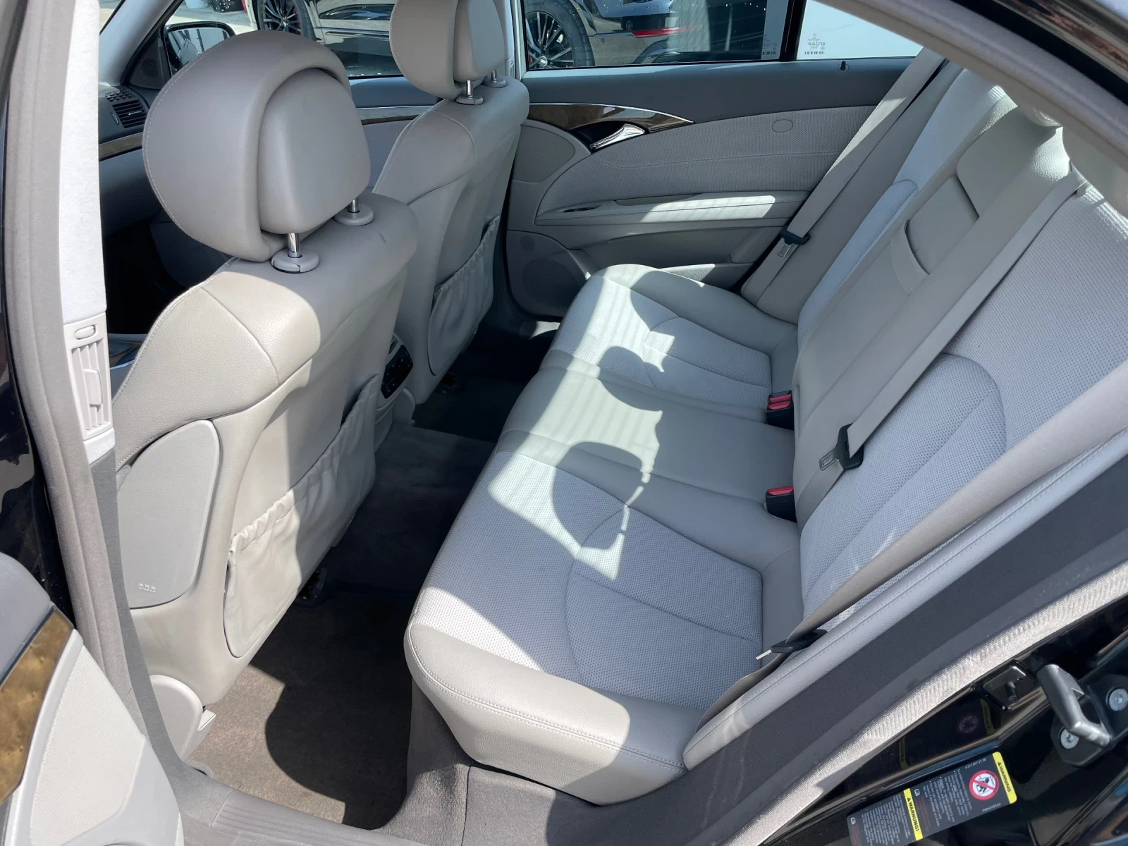 Mercedes-Benz E 280 CDI/V6/4 MATIC/AVANTGARDE, снимка 9 - Автомобили и джипове - 55852446