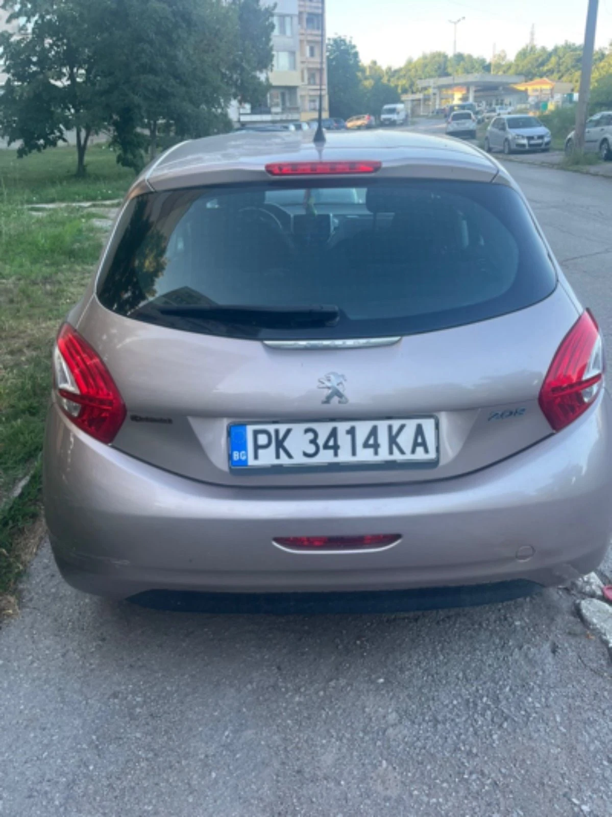 Peugeot 208, снимка 3 - Автомобили и джипове - 56507877