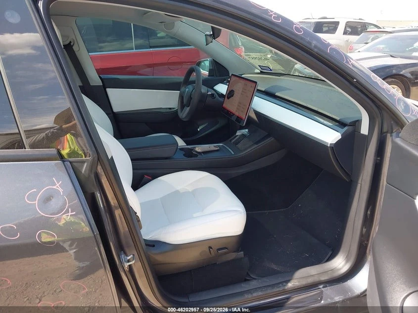 Tesla Model Y PERFORMANCE DUAL MOTOR ALL-WHEEL DRIVE, снимка 9 - Автомобили и джипове - 56659472