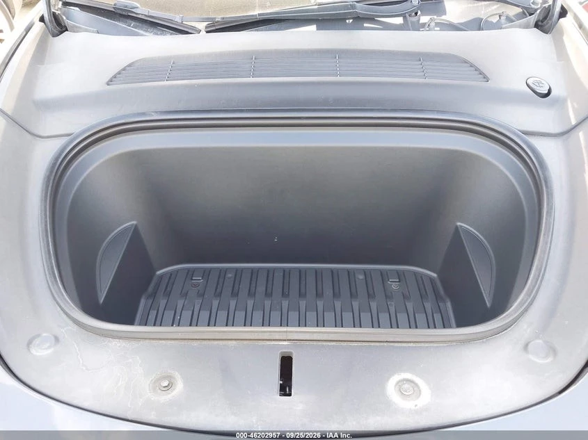 Tesla Model Y PERFORMANCE DUAL MOTOR ALL-WHEEL DRIVE, снимка 14 - Автомобили и джипове - 56659472