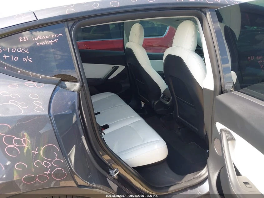 Tesla Model Y PERFORMANCE DUAL MOTOR ALL-WHEEL DRIVE, снимка 12 - Автомобили и джипове - 56659472