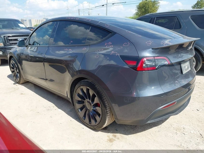 Tesla Model Y PERFORMANCE DUAL MOTOR ALL-WHEEL DRIVE, снимка 5 - Автомобили и джипове - 56659472