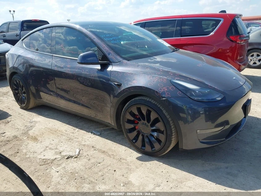 Tesla Model Y PERFORMANCE DUAL MOTOR ALL-WHEEL DRIVE, снимка 3 - Автомобили и джипове - 56659472