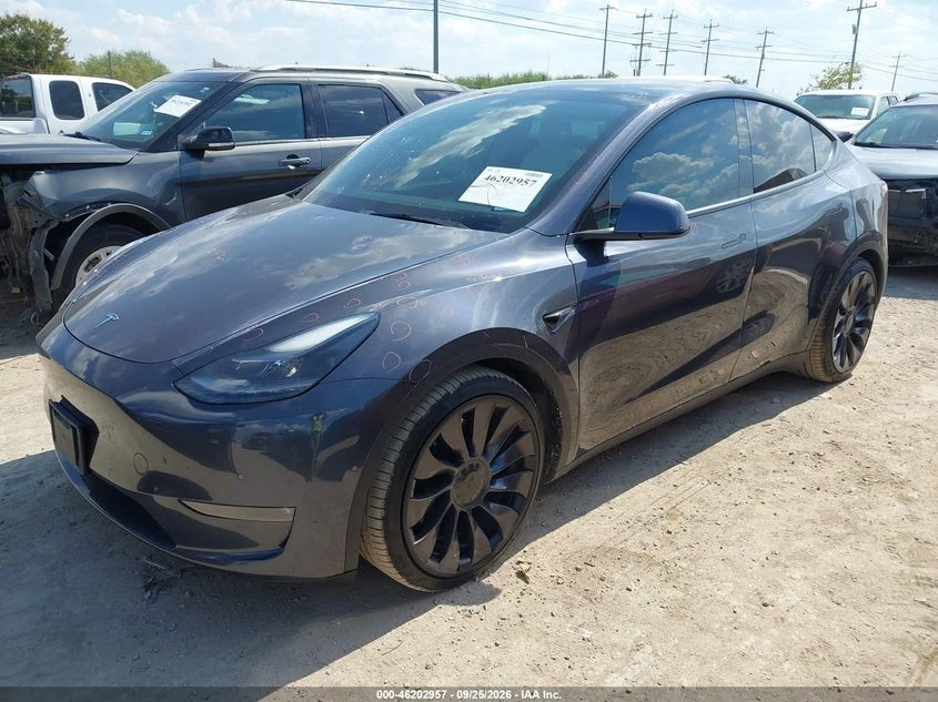 Tesla Model Y PERFORMANCE DUAL MOTOR ALL-WHEEL DRIVE