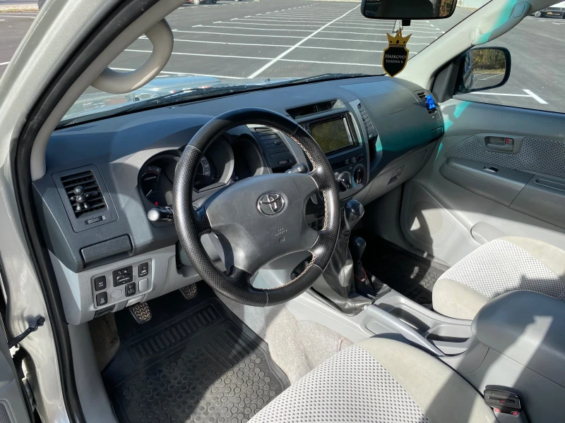 Toyota Hilux, снимка 9 - Автомобили и джипове - 47806638