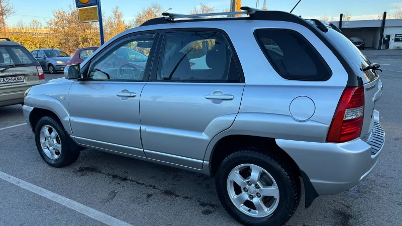 Kia Sportage, снимка 3 - Автомобили и джипове - 47908320