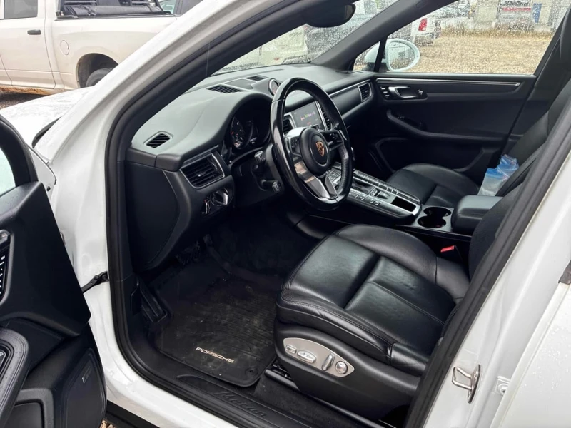 Porsche Macan * AWD 4dr * CARFAX * БЕЗ ПЪРВОНАЧАЛНА ВНОСКА, снимка 5 - Автомобили и джипове - 52579812