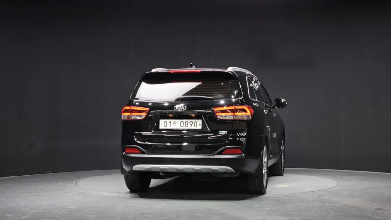 Kia Sorento 2.2CRDI/4x4/Пълна сервизна !!!, снимка 4 - Автомобили и джипове - 53355866