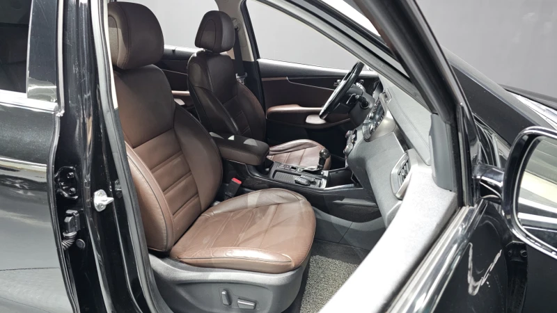 Kia Sorento 2.2CRDI/4x4/Пълна сервизна !!!, снимка 8 - Автомобили и джипове - 53355866