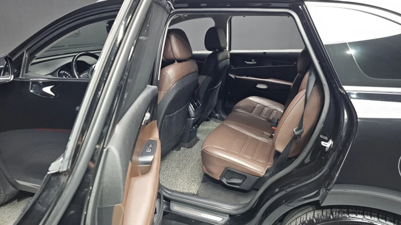 Kia Sorento 2.2CRDI/4x4/Пълна сервизна !!!, снимка 10 - Автомобили и джипове - 53355866