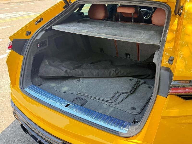 Lamborghini Urus 4.0 Automatic, снимка 11 - Автомобили и джипове - 55813309