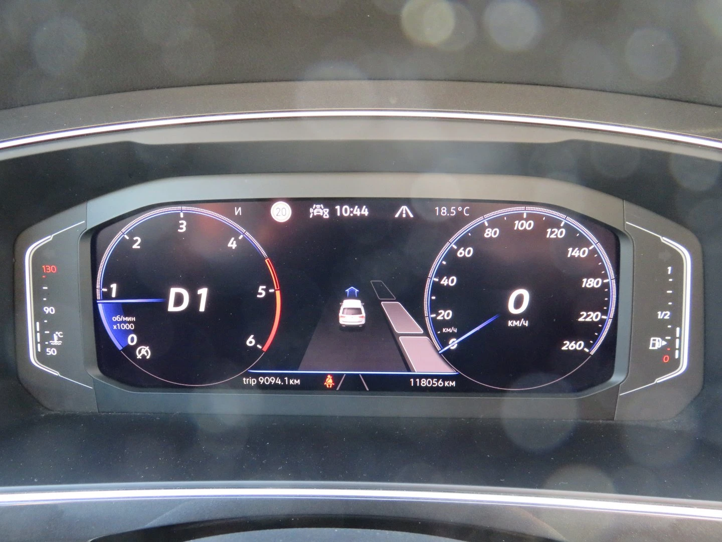VW Tiguan R-Line 2.0 TDI SCR 4MOTION DSG - изображение 9